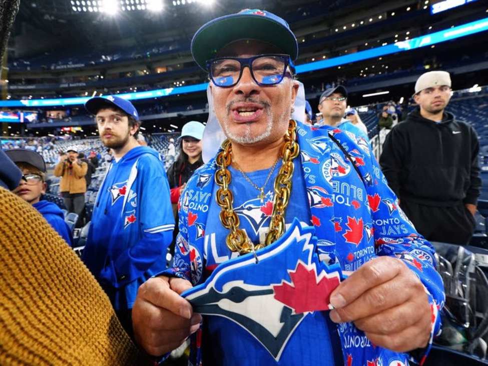 Canadian consumer spending tracker continues to show resilience