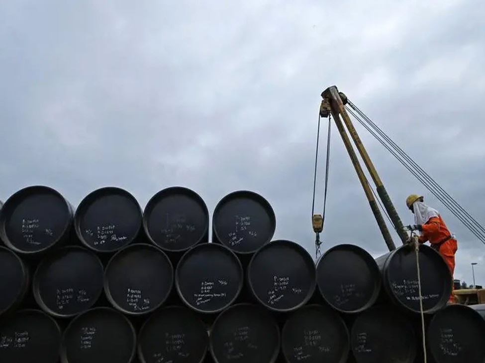 Japan reportedly calls on oil storage bases to prepare for release of stockpiles