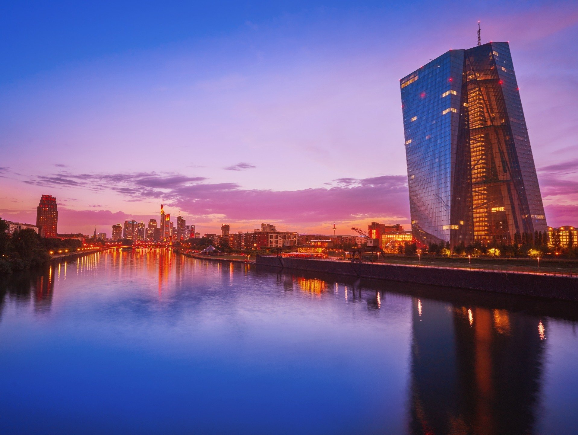 Eurozone banks tighten lending standards further as geopolitical risks weigh on credit conditions